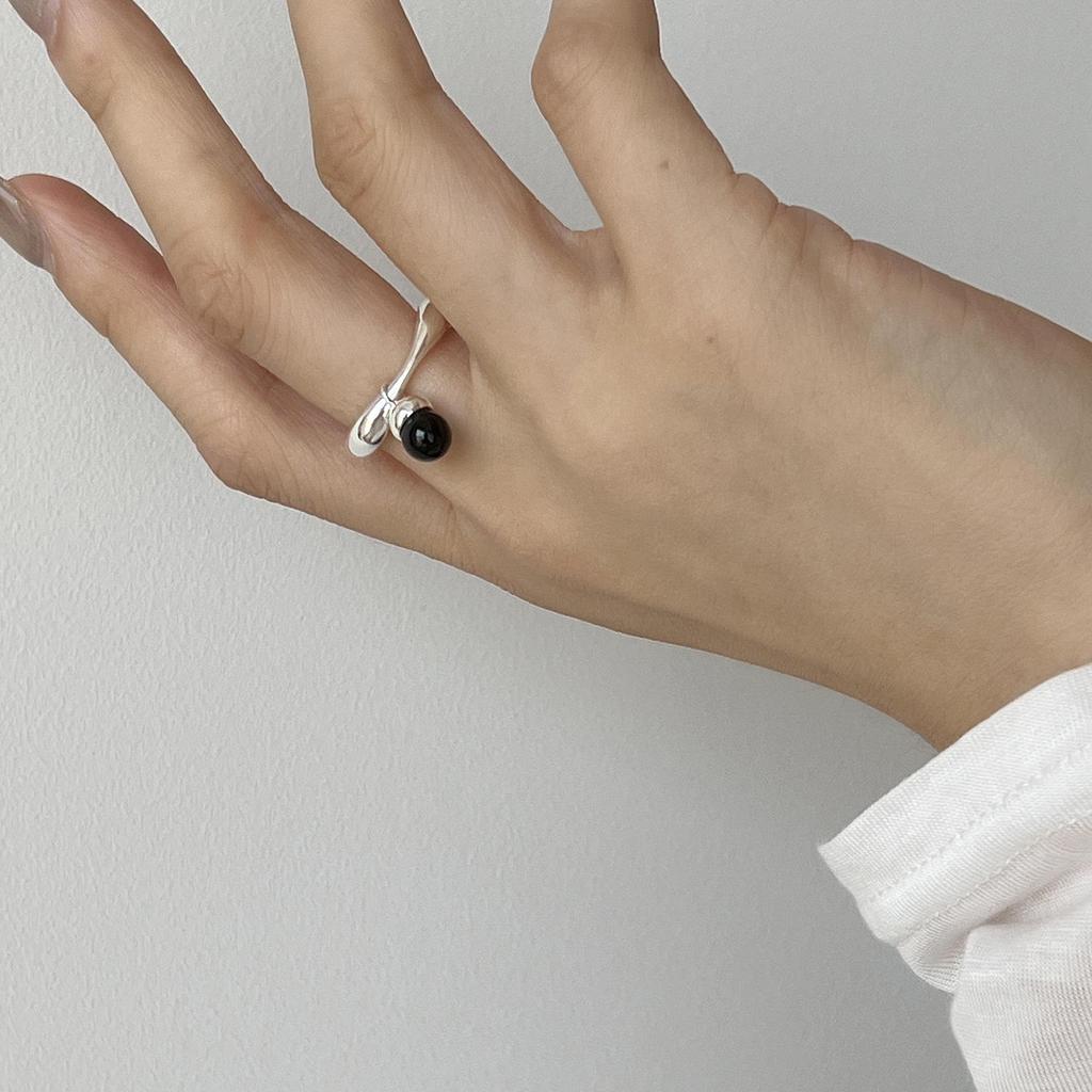 Elegant Black Bead Open Ring for Women - Simple Fashionable Statement Index Finger Jewelry