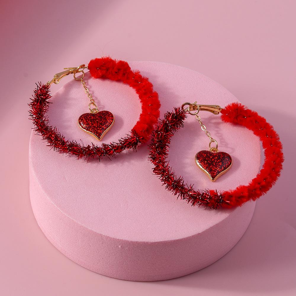 High-End Heart-Shaped Peach Ear Hooks: Plush, Versatile Love Earrings for Christmas