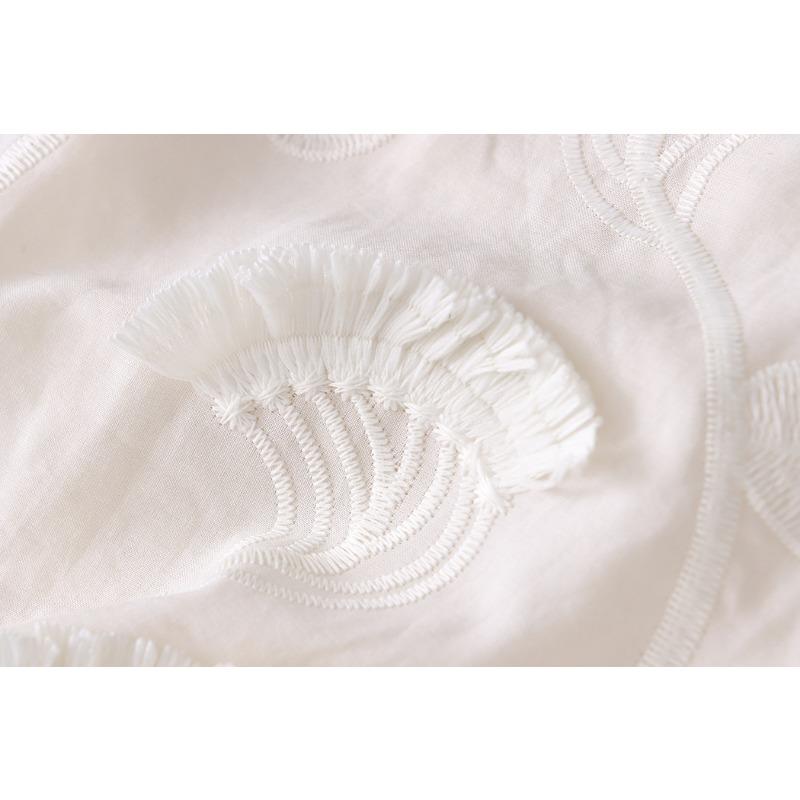 Vroubkovaná Zen trojrozměrná výšivka s kulatým výstřihem třásňová košile brzy na jaře