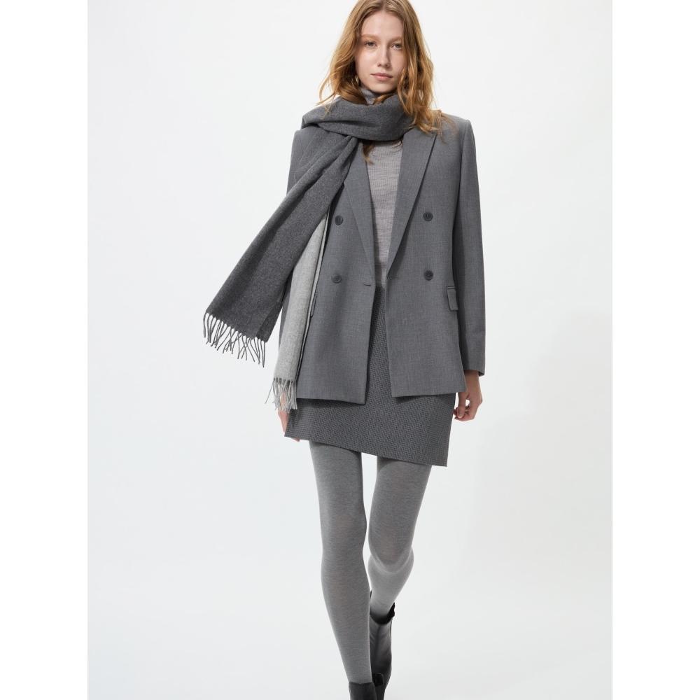 Uniqlo Heattech Knit Tights Model