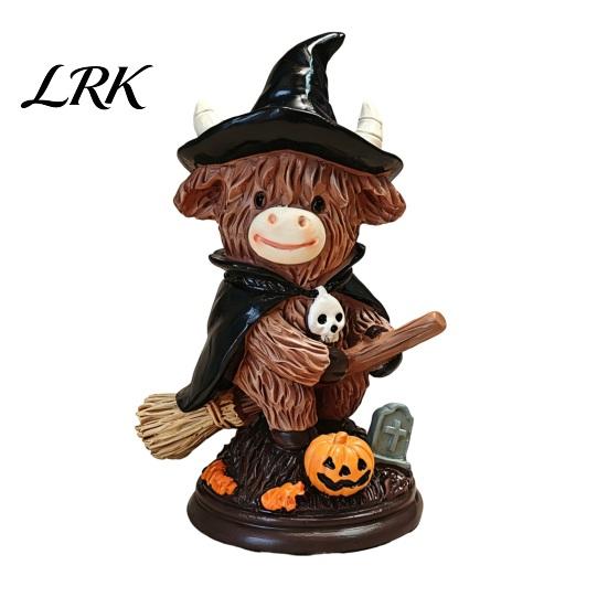 Cute Cow Sculpture Highland Figurine, Halloween Witch Pumpkin Skull Statue, Resin Scottish Compact Home Decor Ornament for Calf Lovers, Shelf, Tiered
