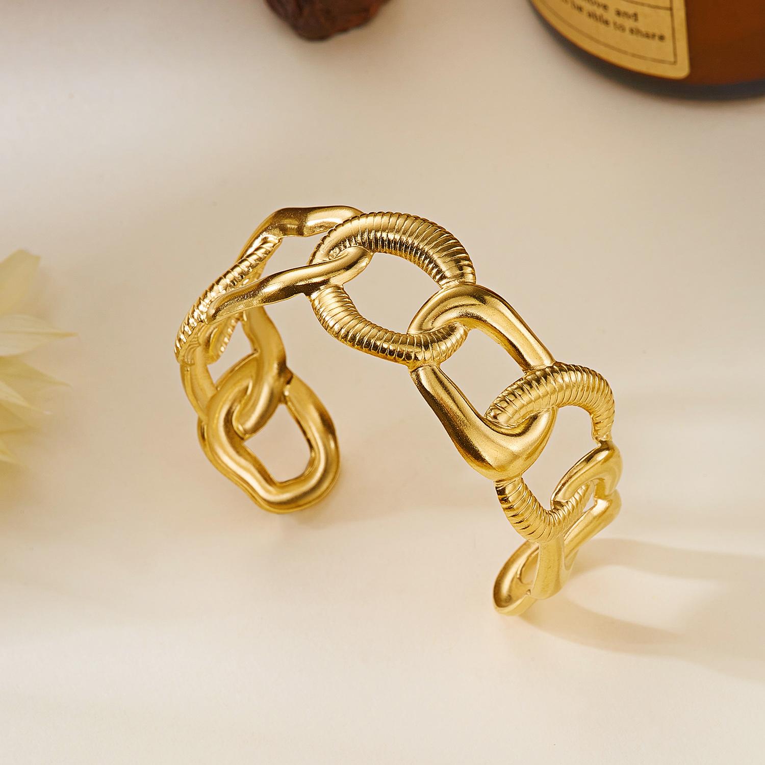 

Classical Geometic Stainless Steel Cuff Bracelet for Women Vintage Hollow Circular Open Bangle Fashion Party Jewelry Gift