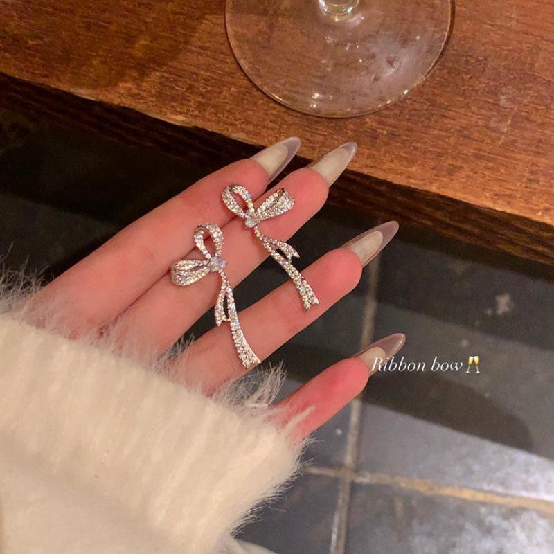 Korean Style Sweet Luxury Diamond Bow Stud Earrings - Versatile, Elegant Design for Everyday Wear