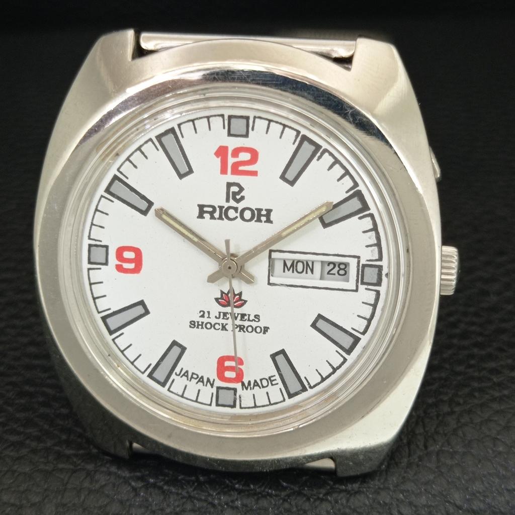 VINTAGE RICOH R31 AUTOMATIC JAPAN MENS WHITE COLOR DIAL WATCH A707736-1