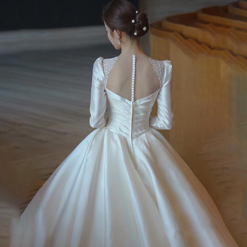 Elegant Backless Satin Wedding Gown - Vintage French-Inspired Long Sleeve Dress