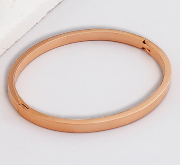 Titanium steel bracelet, smooth stainless steel bracelet, girls' advanced sense, fashionable and versatile, simple and light luxury bracelet