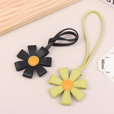 Dopamine Sunflower Bag Charm Exquisite Pu Leather Flower Keychain Car Key Holder Pendant For Women Gifts