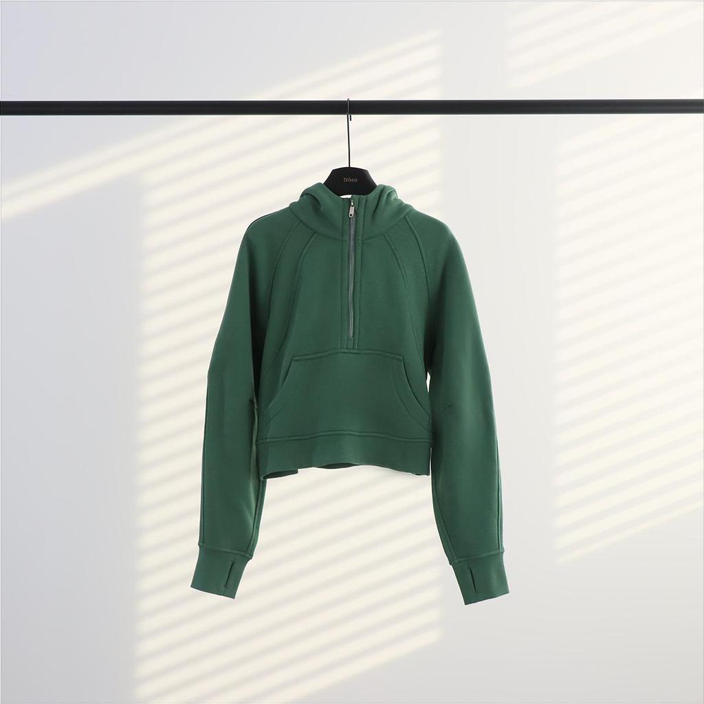 Damska bluza z kapturem i zamkiem do połowy, podszyta polarem - Przytulny top na jesień/zimę do jogi i fitnessu na świeżym powietrzu