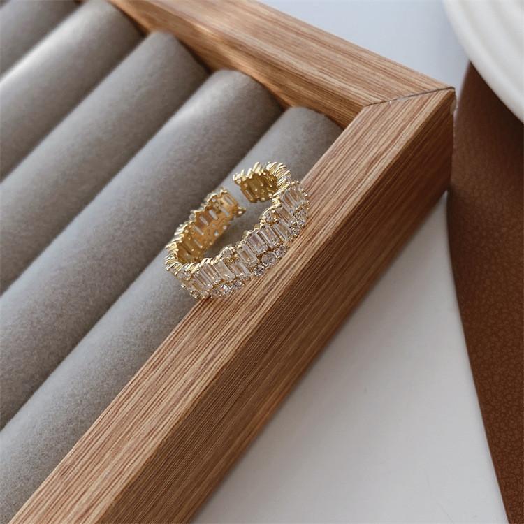And Fashionable Versatile Copper Ring With Glittering Zircon Stones For Trendy Women