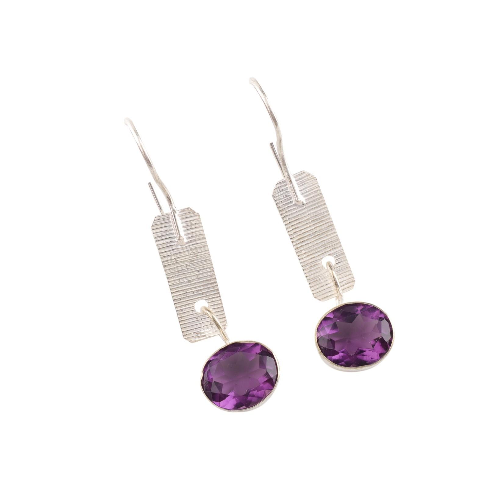 

Аметист Драгоценный камень 925 Стерлинговое серебро Ювелирные изделия Ручной работы Серьги-заявления 1.9 EE-168-10