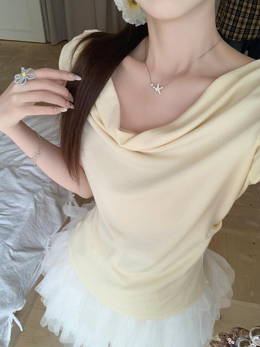 

Korean hottie swinging collar revealing collarbone short-sleeved T-shirt women s summer new slim-fit design pure desire style beautiful top S кремовый