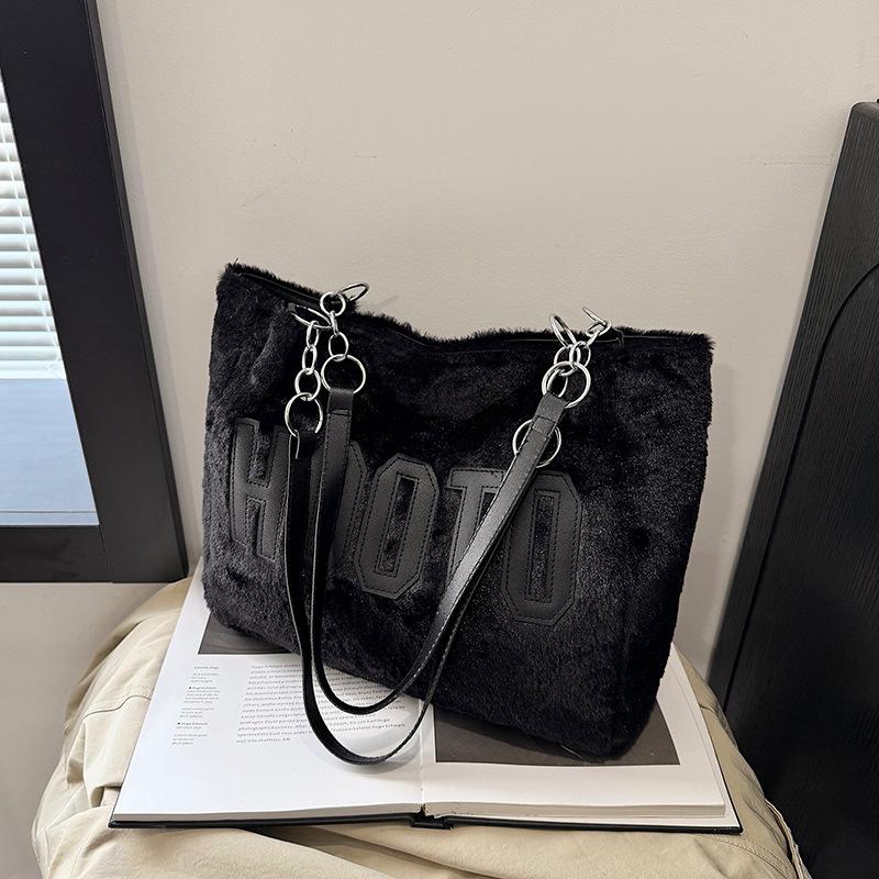 

Winter plush underarm women s bag large-capacity letter handbag college student make-up commute shoulder bag factory direct sales