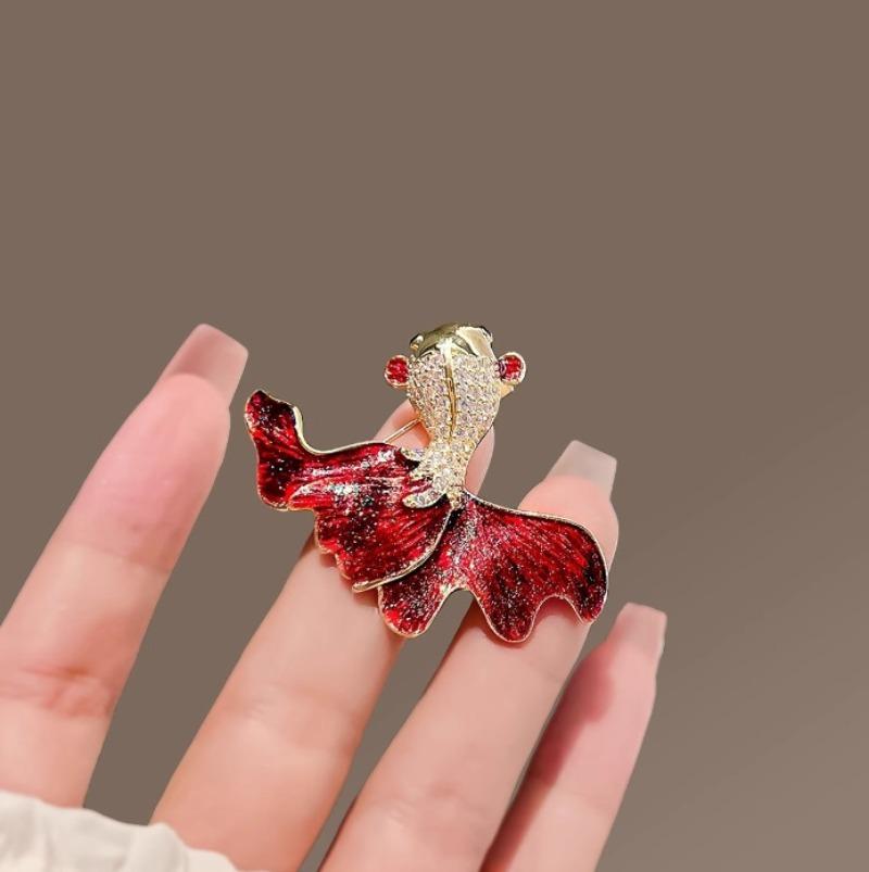 1 Stück Exquisite Glückskarpfen Brosche Kreative Persönlichkeit Goldfisch Pin Anhänger Mode Schmuck Zubehör Party Täglich Trendiges Geschenk