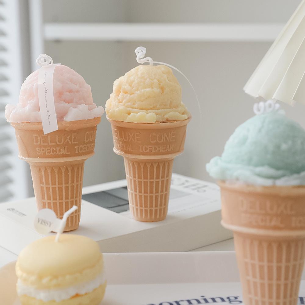 Ice Cream Cone Scented Candle – Handmade Soy Wax Birthday Gift, Fragrant Dessert Ornament