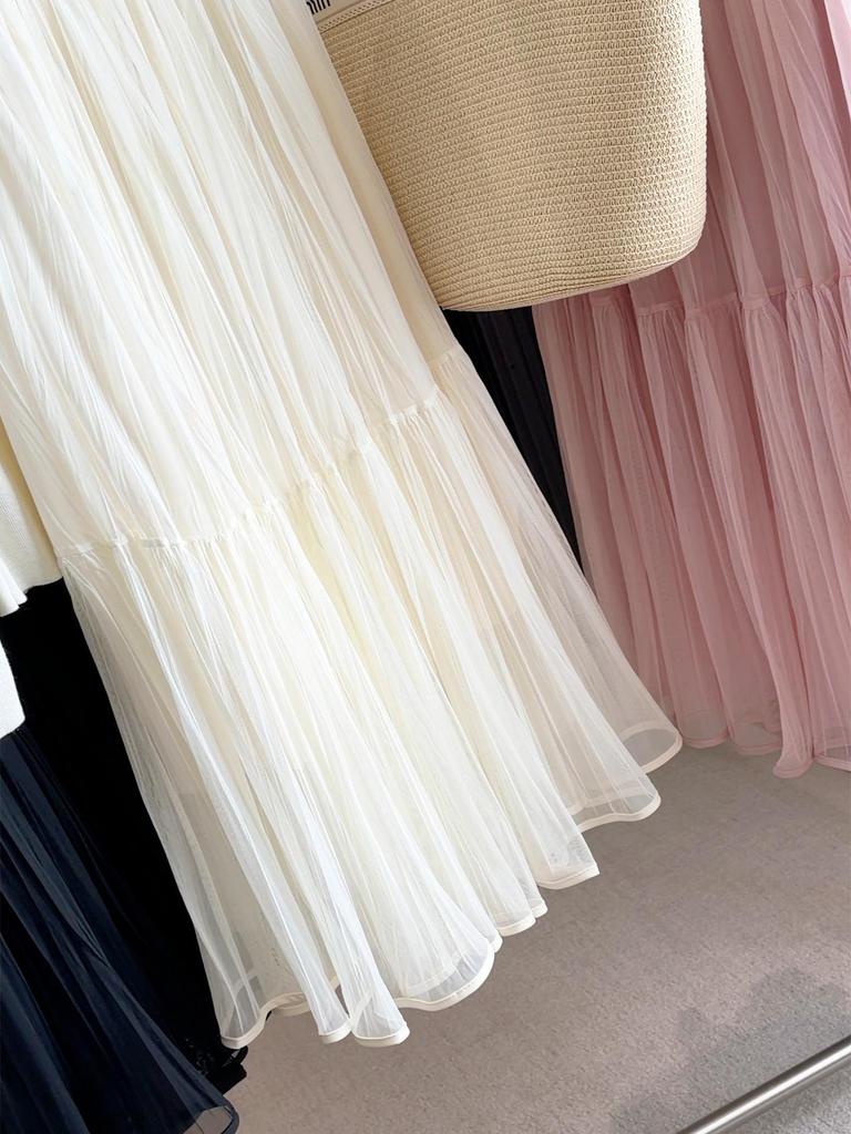 Women's Solid Color Pleated Mesh Half Skirt with Elastic Waist and Patchwork Design for Spring/Summer 2026