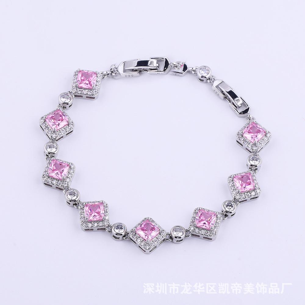 Pulseira Geométrica Quadrilateral de Zircônia com Temperamento Simples Joia de Mão Banho de Ouro em Latão