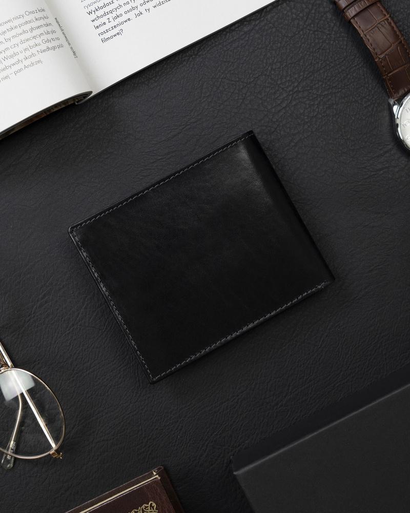 Men's Horizontal Wallet with Silver Accent, Natural Grain Leather - Rovicky