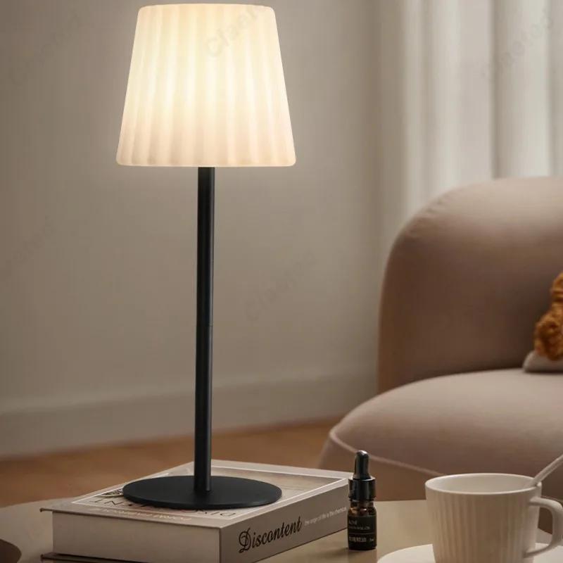 Creative LED Remote Control Light Adjustment Desk Lamp USB Charging Port Bedroom Bedside Atmosphere Lighting Small Desk Lamp