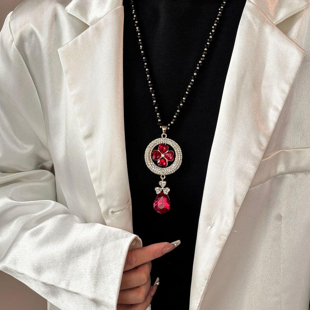 Crystal Pendant Sweater Necklace - Fashionable and Atmospheric Design