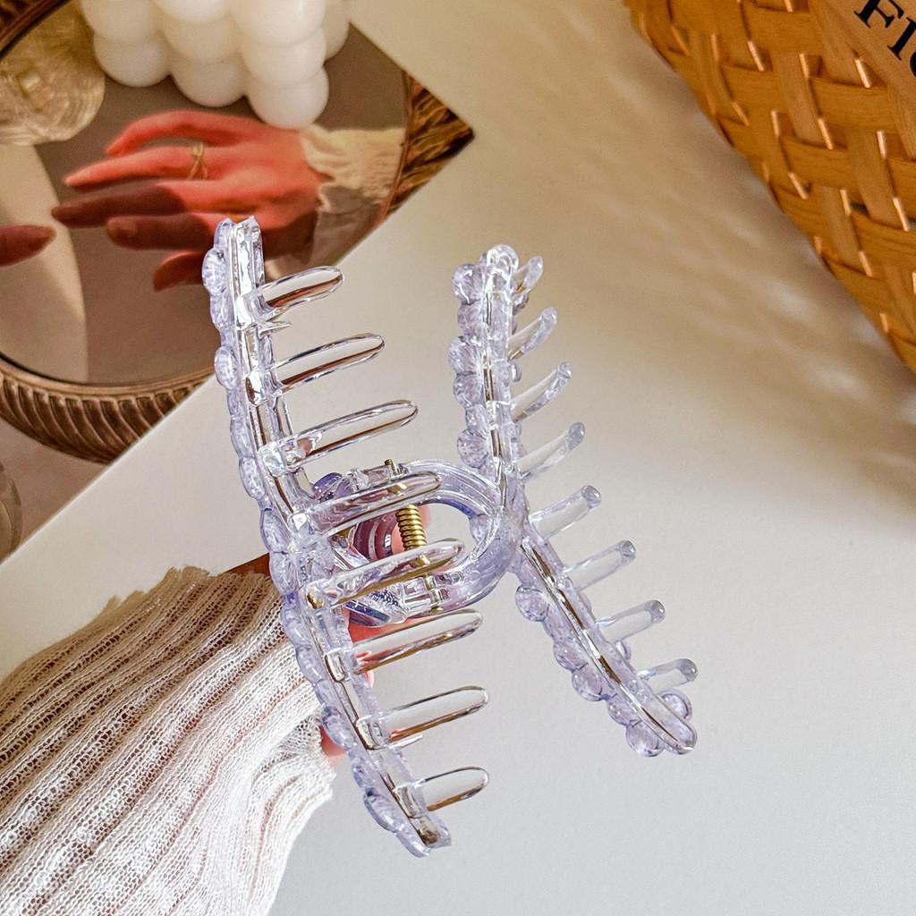 High-quality Acrylic Flower Hair Clips For Women In Chic Colors Great For Everyday Use