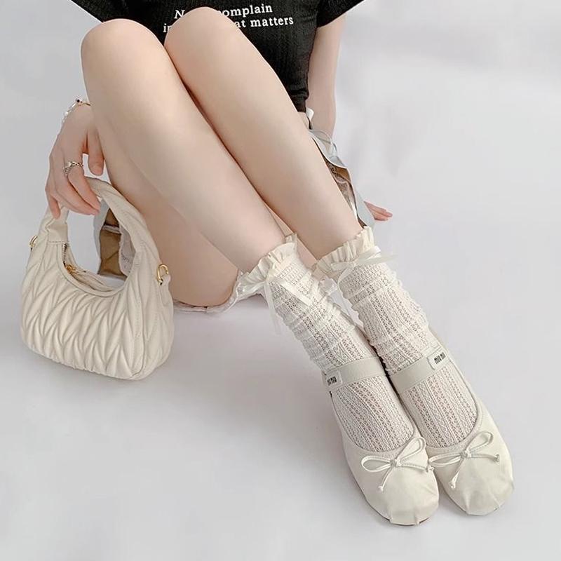 Słodkie i modne skarpetki w stylu baletowym z cienką kokardką i koronką, skarpetki warstwowe