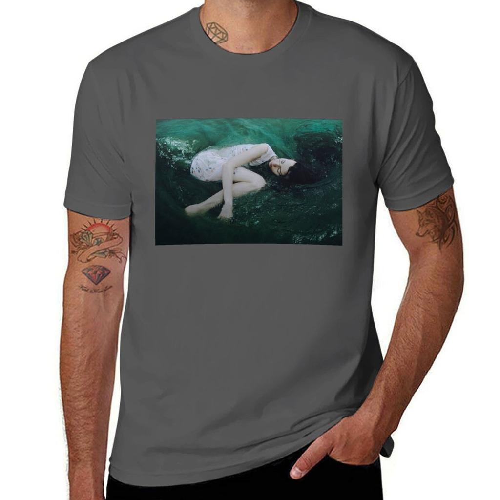 And the Ocean Loved Her Back T-Shirt Summer Top Sweat Short Sleeve Tee Plus Size Clothes Mens Graphic T-shirts Pack