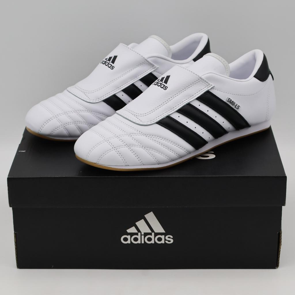 JQ4774 adidas Originals Calçado de Taekwondo Feminino Branco Preto Essencial Borracha (mulheres)