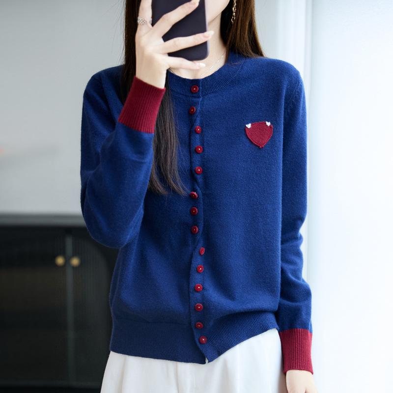2025 Autumn/Winter Women's Velvet Heart Patchwork Knit Cardigan: Round Neck, Color Block, Long Sleeve, Korean Style.