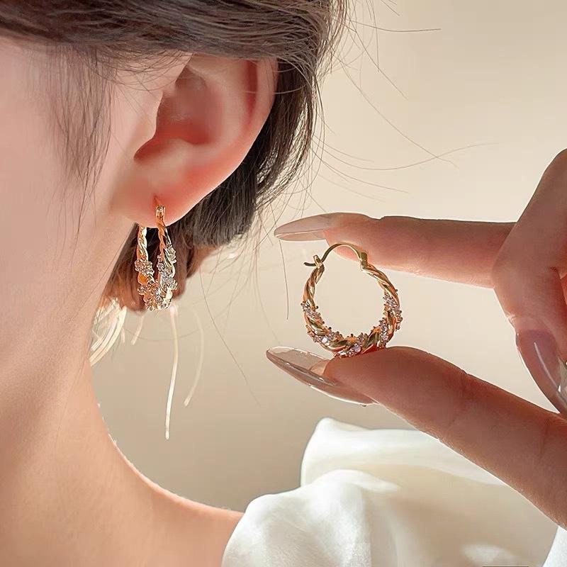 New Statement Shiny Rhinestone Earrings Classic Geometric Round Hoop Earrings Fashion Circle Jewelry Women Accessories