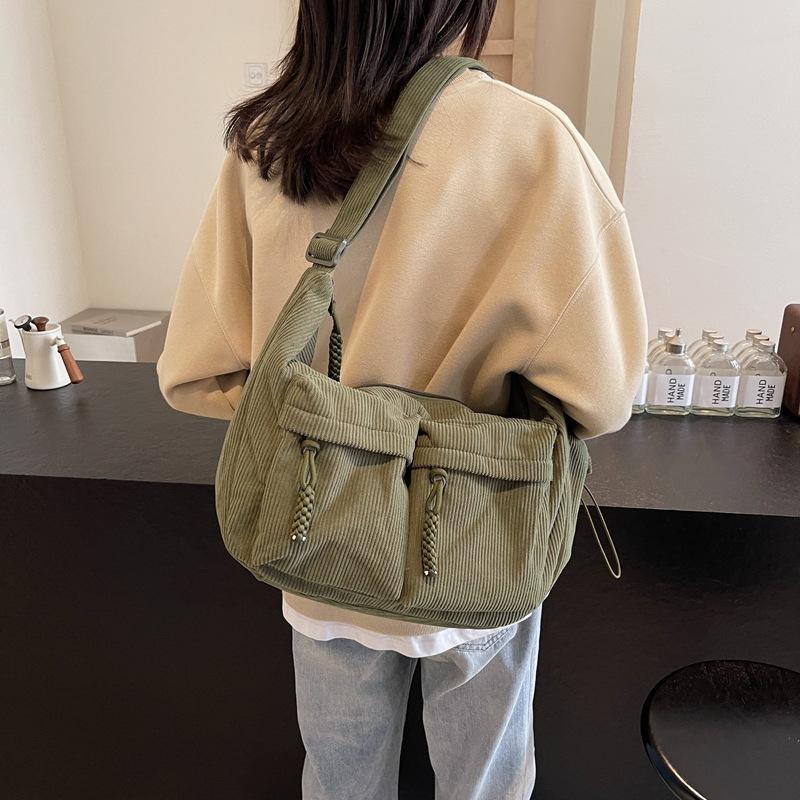 Fashion large-capacity tote bag niche design handbag simple and versatile shoulder bag work messenger bag women