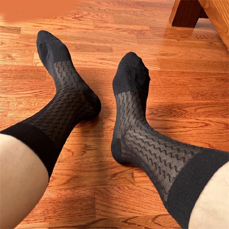Herren Leichte Dünne Transparente Nylon Netzstrümpfe Modisches Wellenförmiges Gestreiftes Muster Formelle Socken für den Modernen Gentleman Geschenk