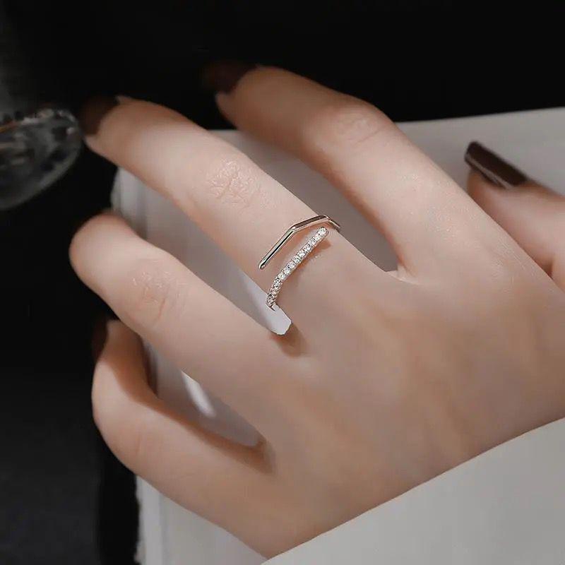 

Кольцо из серебра 925 пробы с сверкающим бриллиантом в виде креста, геометрическое - японский дизайн люкс, холодный стиль для женщин Adjustable