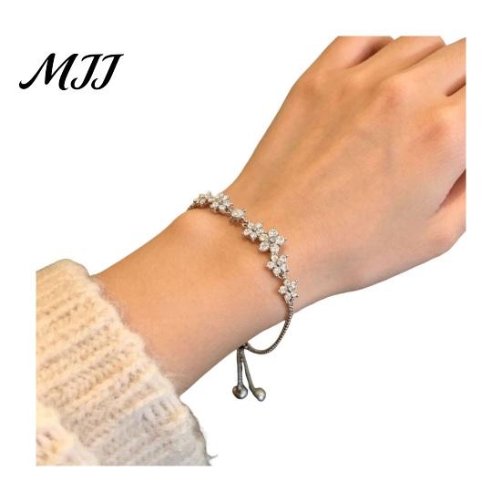 Adjustable Wristband Cubic Zirconia Flower Bracelet, Pull-Out Design Bracelet Slim Lightweight Fit Jewelry Gift Delicate
