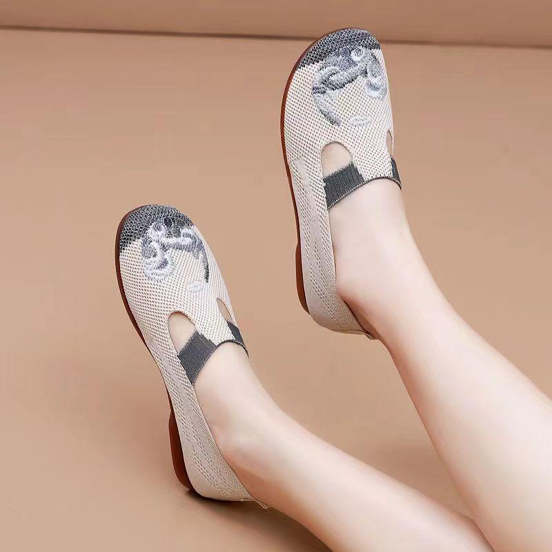 Ladies' Summer 2025 Breathable Soft Sole Anti-slip Mom Shoes Leisure Mesh Flat Embroidered Shoes Embroidery