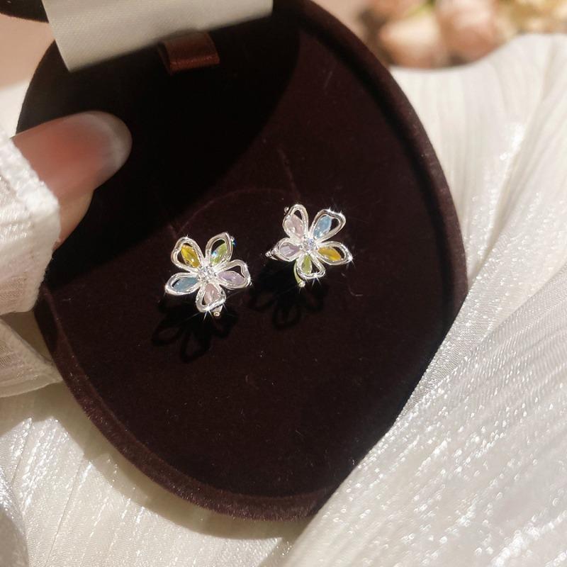Silver Needle Dopamine Zircon Flower Stud Earrings Korean Version Sweet and Delicate Small Temperament Earrings Light Luxury High-end Earrings