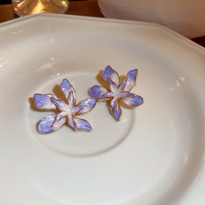 

Элегантные французские серьги-пусеты с фиолетовым цветочным узором: Дизайн с 3D двойным слоем глазури фиолетовый