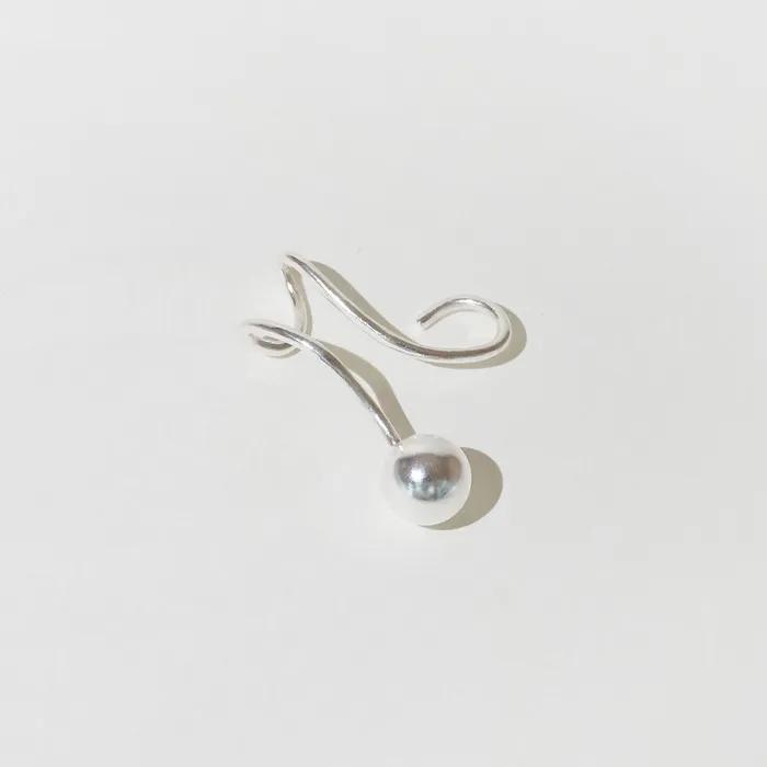 Curve Motion - Ear Cuff 05