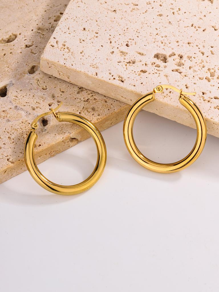 Special for smooth titanium steel earrings, simple and sweet temperament, stainless steel jewelry, niche design sense