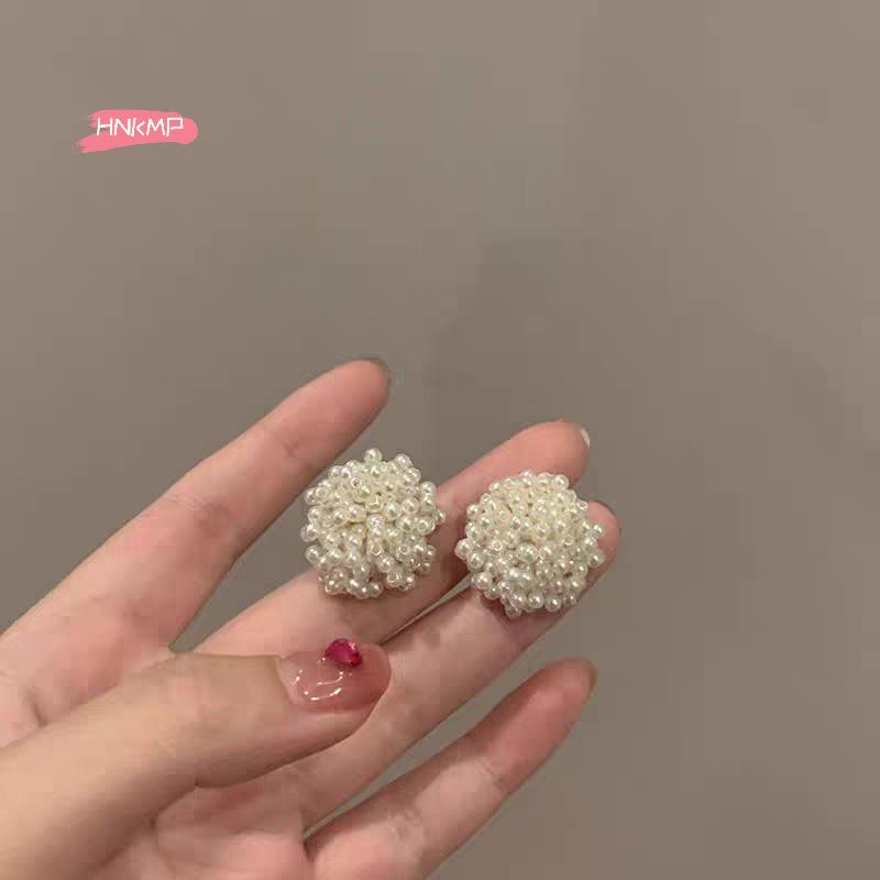 1Pair Women's Gentle White Pearl Flower Stud Earrings High-End Ear Clip for Wedding Party Jewelry Accessory Gift