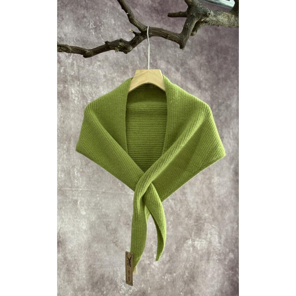 High-end Fashion Autumn and Winter Triangle Scarf Korean Version Knitted Scarf Shawl Women's Outdoor Warm Triangle Scarf Small Vest