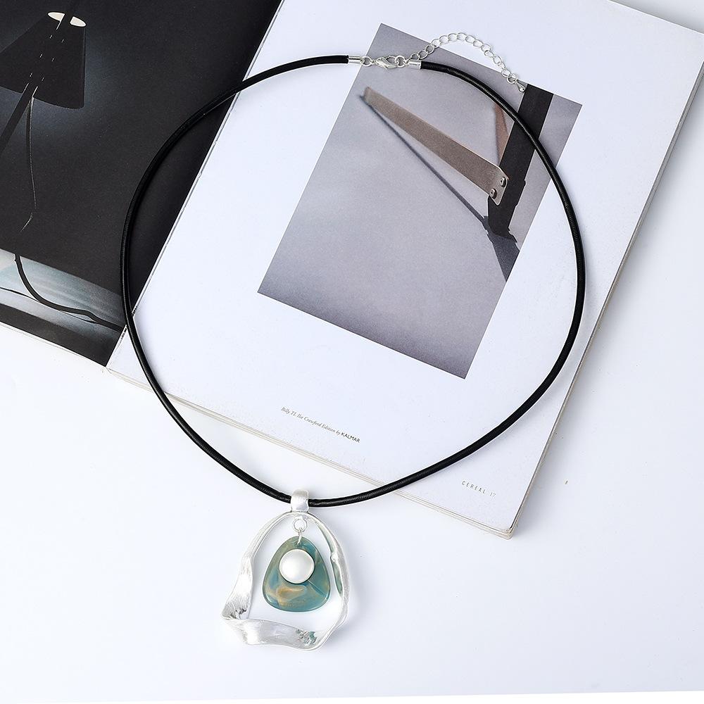Women'S Metal Resin Long Irregular Jewelry Retro Simple Pendant Sweater Chain