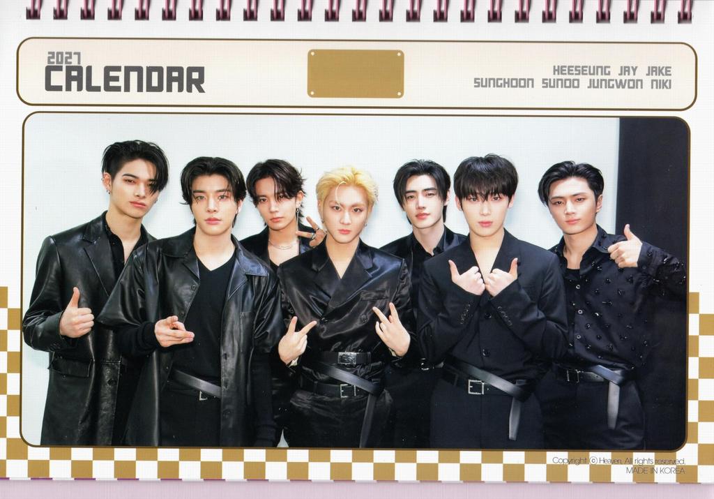 Enhyphen מרצ'נדייז לוח שנה שולחני פוטובוק סט מדבקות 2026-2027 (לוח שנה לשנתיים) + קיי-פופ