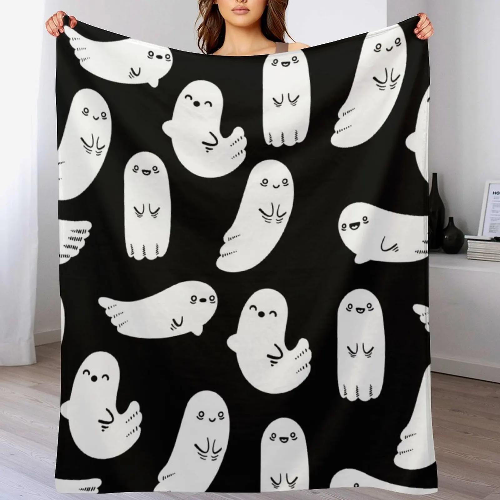 

Cute and Spooky Black and White Ghosts Throw Blanket Plush Fuzzy Cozy Blanket for Couch Sofa 102x76cm(40x30in)
