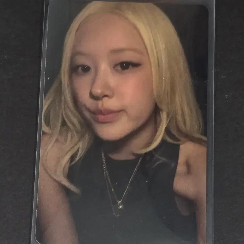 BLACKPINK Official Bonus O) Rosé One Year of Rosé Tokyo, Japan JP Pop-Up Popup Official Rare BP Blackpink Photocard Photocard