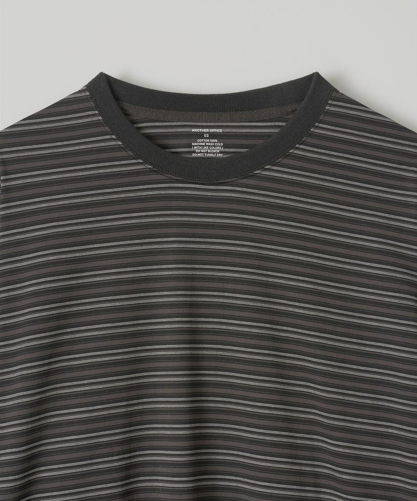 ANOTHER OFFICE Zephyr Streifen T-Shirt (Schwarz)