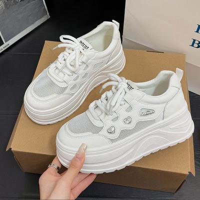 Scarpe da donna con suola spessa e superficie in rete per primavera ed estate sono traspiranti sportive casual alla moda e versatili