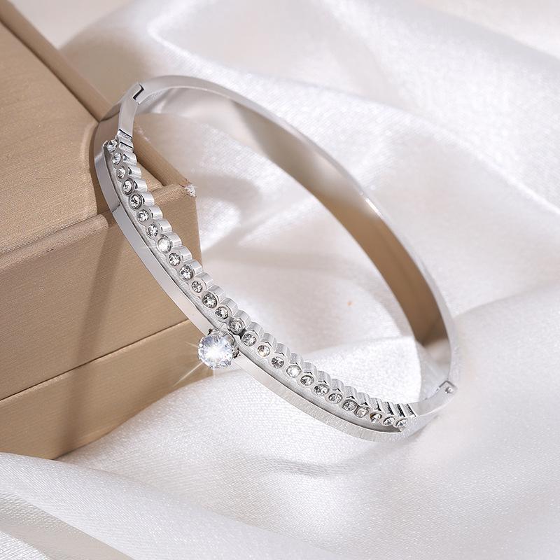 European and American Fashion Crown Full of High-end Temperament Bracelets