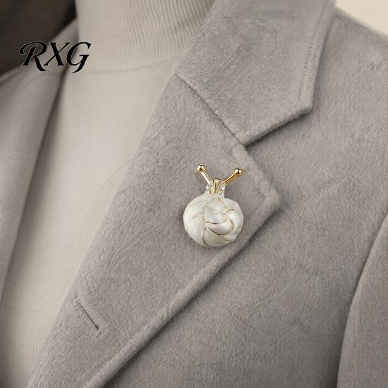Retro Jewelry Gift Enamel Snail Brooch, Vintage Insect Pin for Women Suit Coat, Gentle Simple Brooch Multicolor Lapel Cloak Dress,