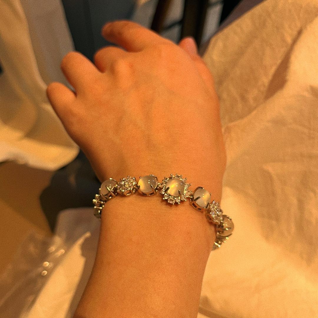 Jade White Ice Light Natural White Chalcedony Bracelet Agate Bracelet, Real Shot