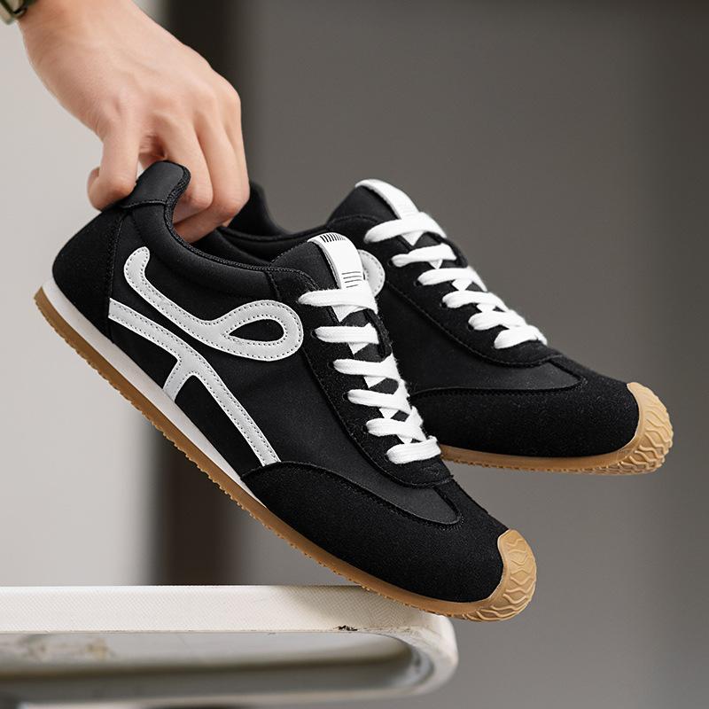 Fashion Men Sneakers 2025 New Summer Fashion Casual Shoes Comfortable Trend Sneakers Non Slip Lace Up Outdoor Running Shoes Zapatillas